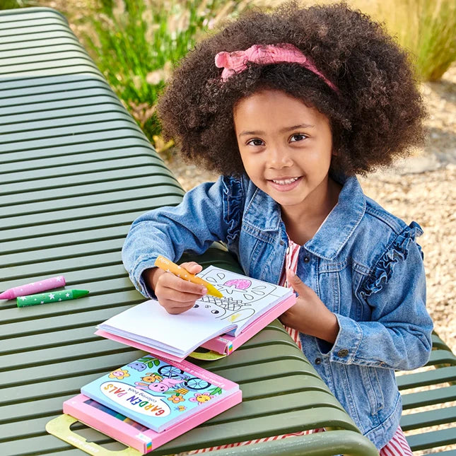 Carry-Along Coloring Kit - Garden Pals - - Fat Brain Toys - US 3447